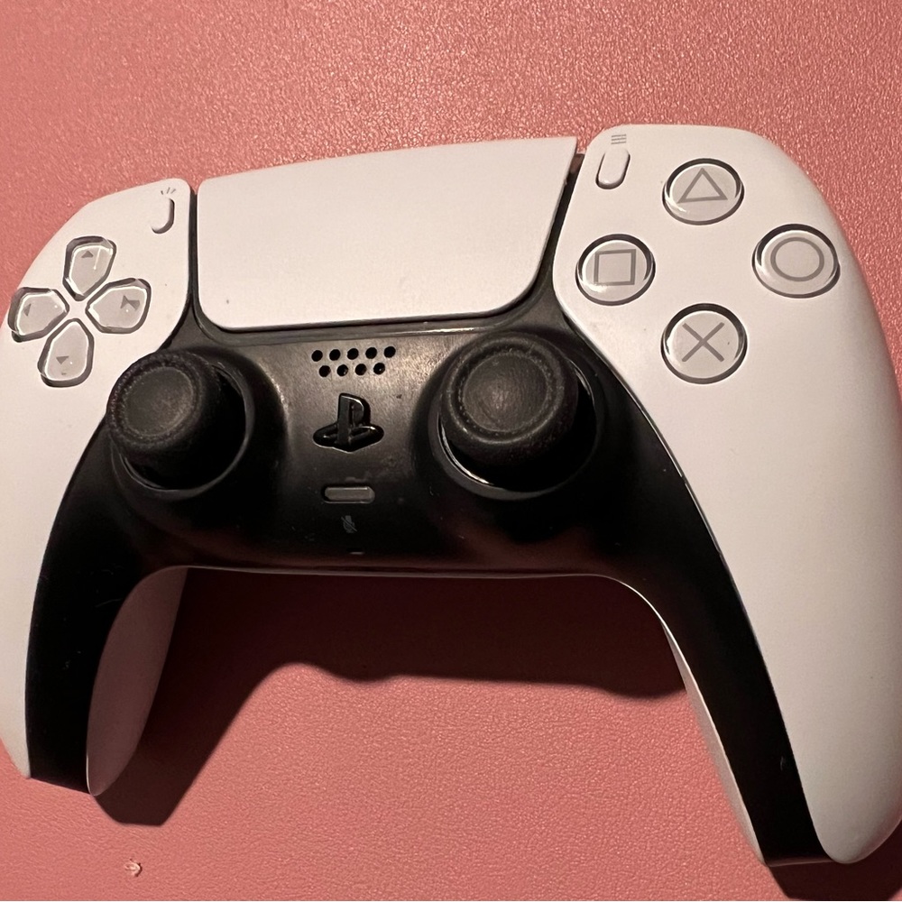 PS5 Remote Control - Picture 2 of 13